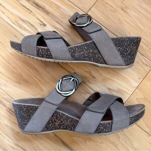 Dansko Sandals Susie Taupe Nubuck Leather Wedge Slip On Wedge Size 40 / 9.5